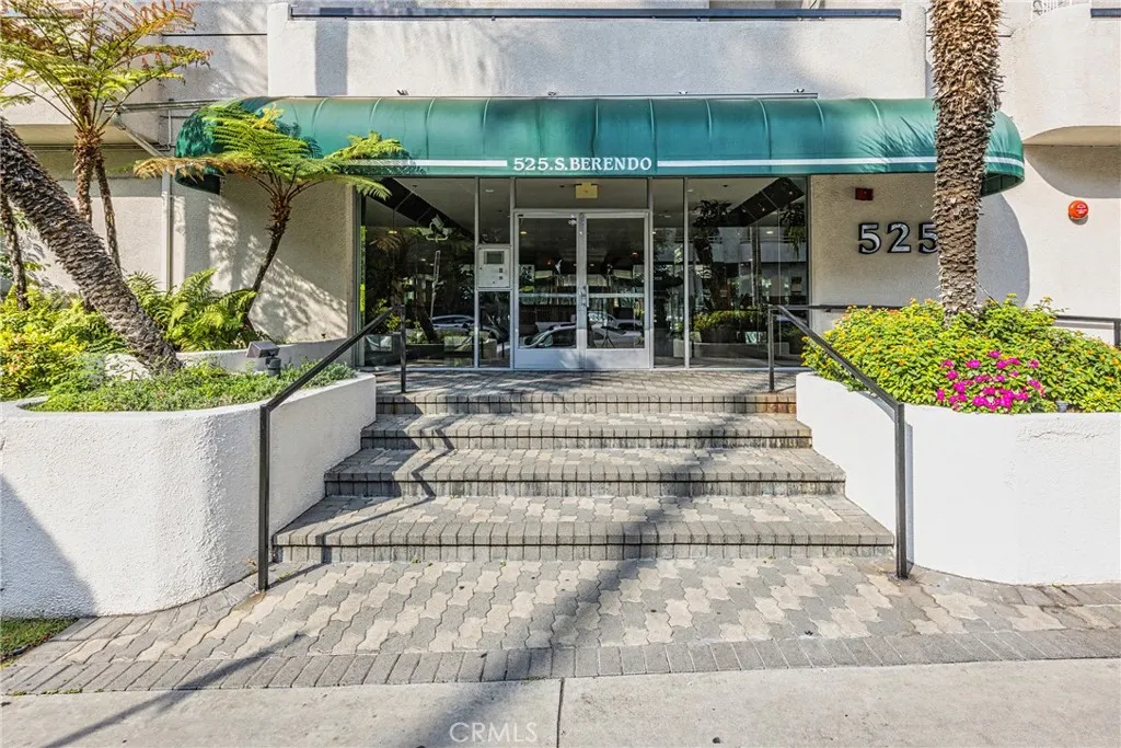 525 S Berendo Street 314, Los Angeles, California 90020 home-pic-1